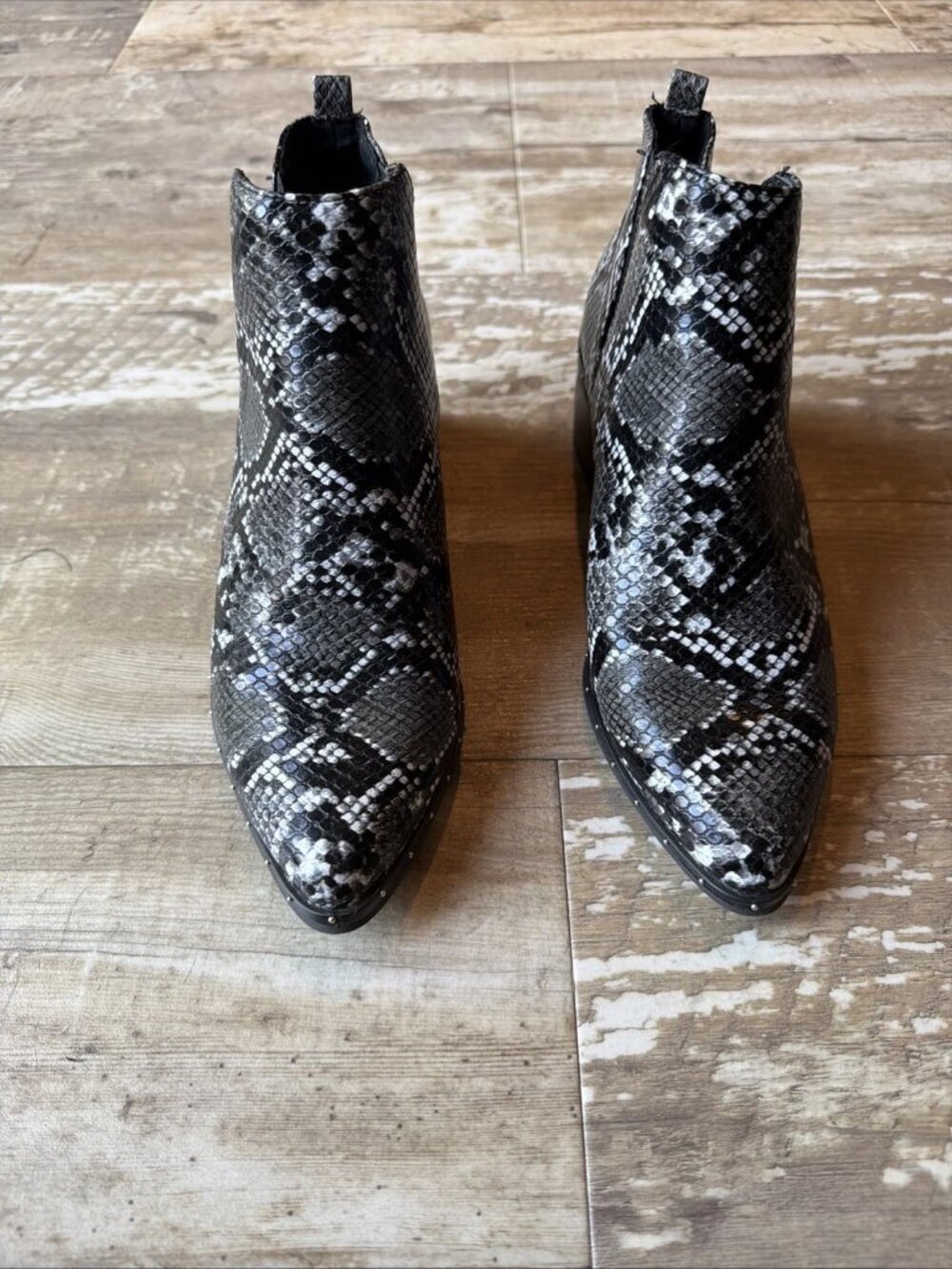 BAR III Gabby Studded Black & White Snake Print Ankle Boots Women’s 6.5 - Picture 4 of 8
